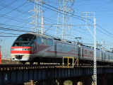 ���S002