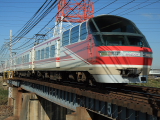 ���S008