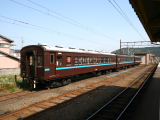 ����004